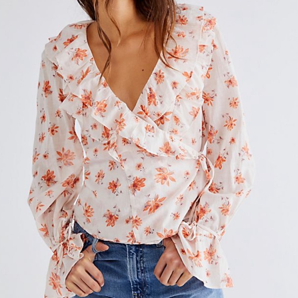 Brand - Free People Amanda Ruffle Top
Size - Large